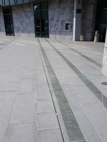 Kranj, Hranilnica LON referenca