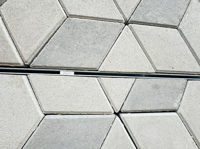 Nova Gorica  Trg Evropa  Zel. Postaja.jpg  10 