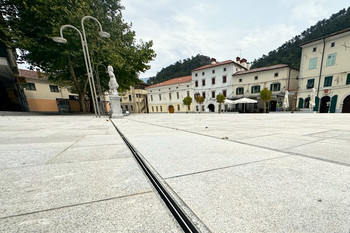 Vipava Glavni Trg  8 