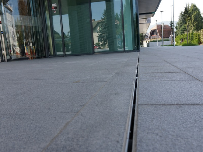 Kranj, Hranilnica LON referenca