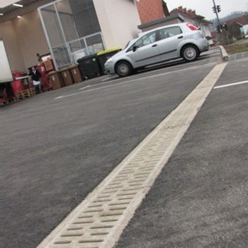 Medvode, Spar