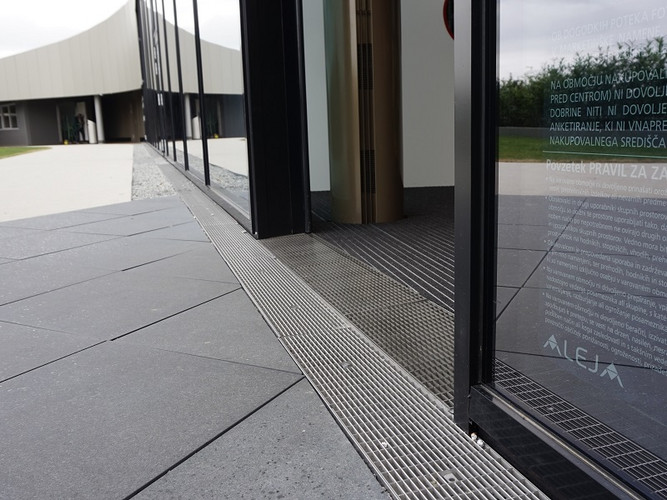 Ljubljana, Nakupovalni center Aleja referenca