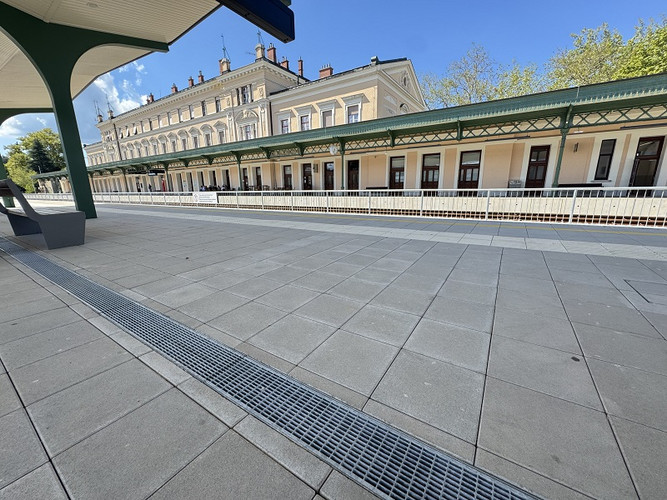 Nova Gorica  Trg Evropa  Zel. Postaja.jpg  9 