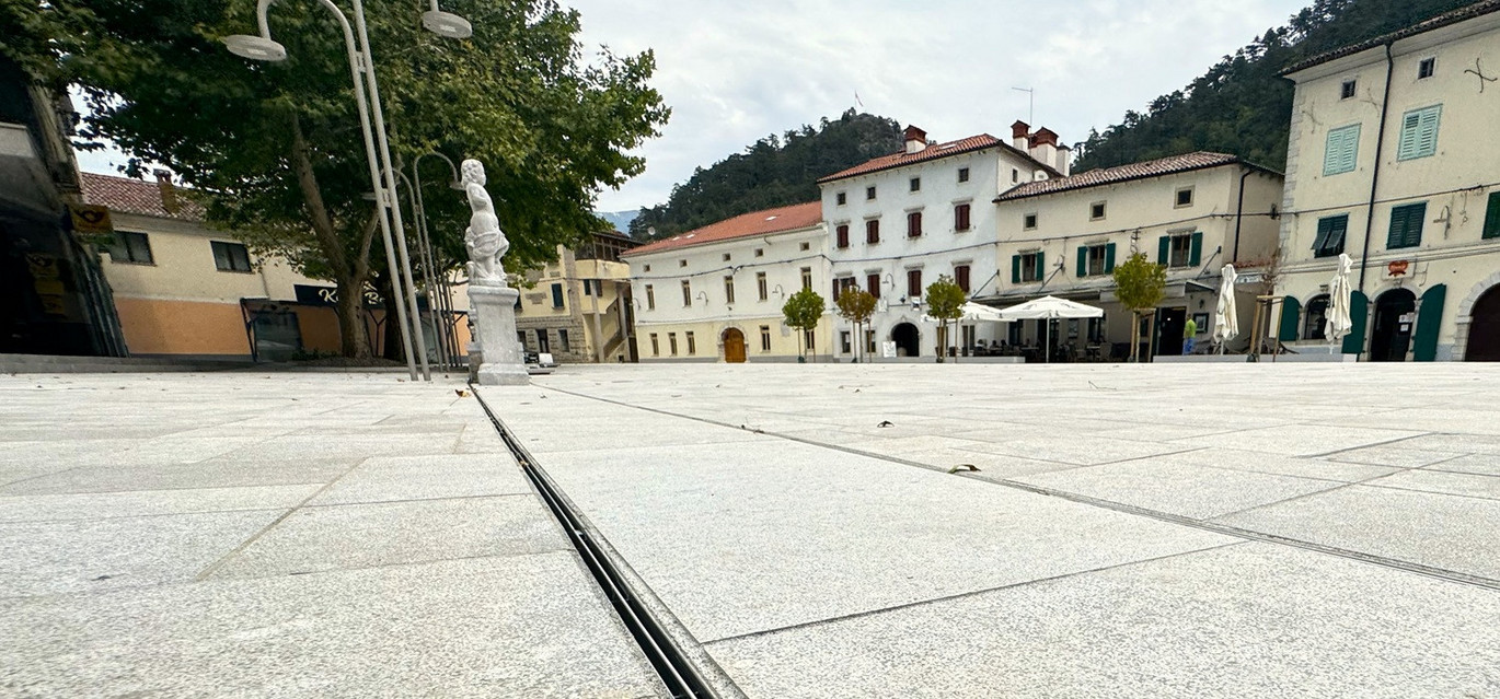 Vipava Glavni Trg Naslovna